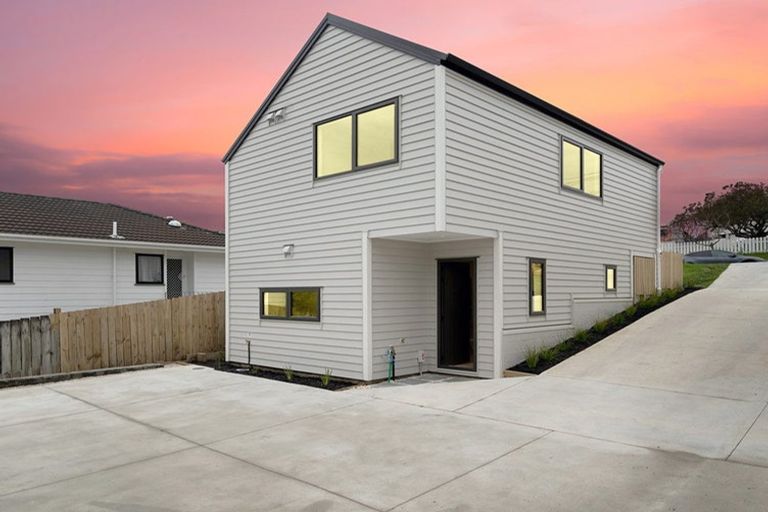 Photo of property in 28b Moire Road, Massey, Auckland, 0614