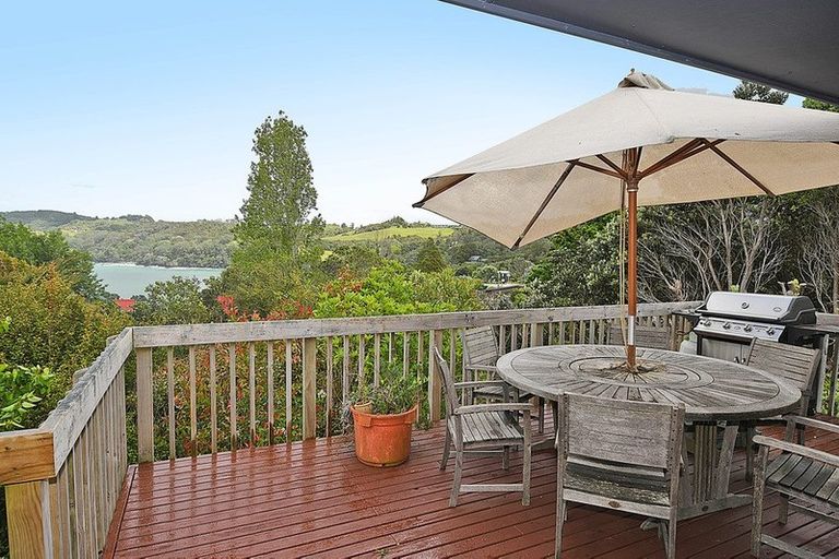 Photo of property in 17 Hillside Crescent, Leigh, 0985