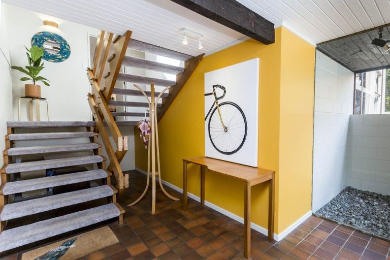 Photo of property in 19 Freemans Way, Pinehaven, Upper Hutt, 5019