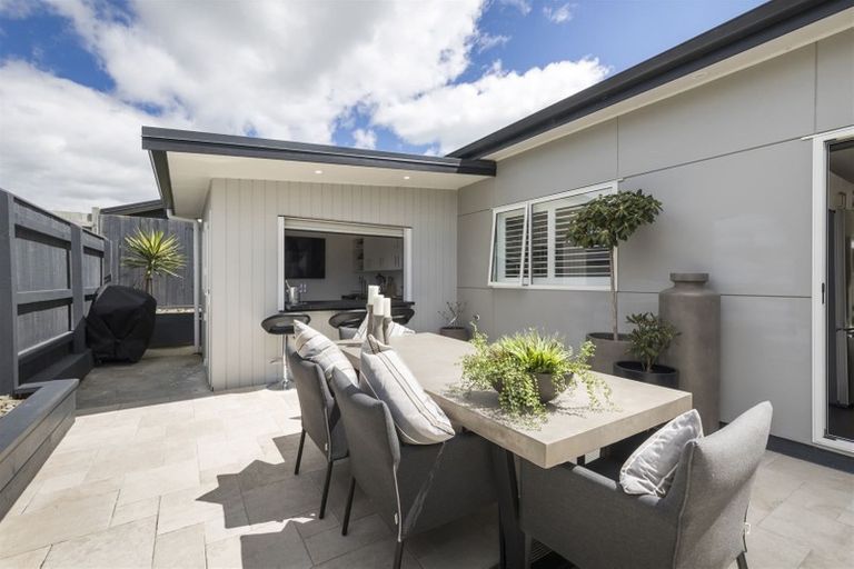 Photo of property in 5 Butler Place, Fitzherbert, Palmerston North, 4410