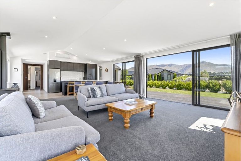 Photo of property in 19 Pounamu Avenue, Albert Town, Wanaka, 9305