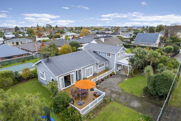 Photo of property in 1 Oriel Place, Levin, 5510