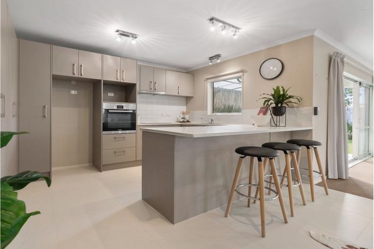 Photo of property in 13a Poto Street, Te Atatu South, Auckland, 0610