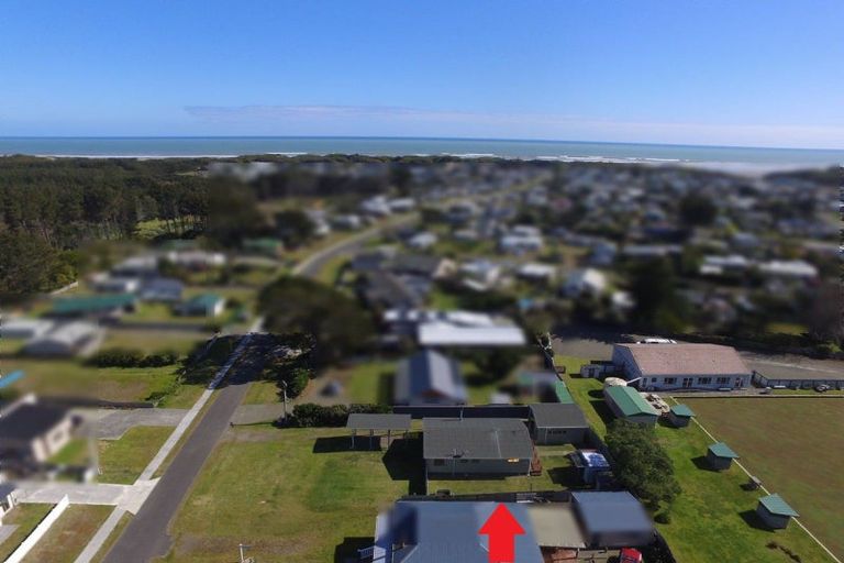 Photo of property in 65 Himatangi Street, Himatangi Beach, Foxton, 4891
