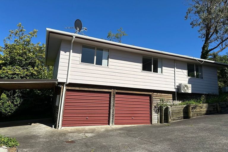 Photo of property in 21 Finn Place, Totara Vale, Auckland, 0629