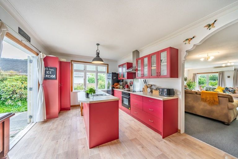 Photo of property in 17 Black Beech Street, Birchville, Upper Hutt, 5018