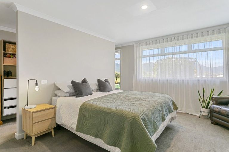 Photo of property in 19 Montgomery Crescent, Kinloch, Taupo, 3377