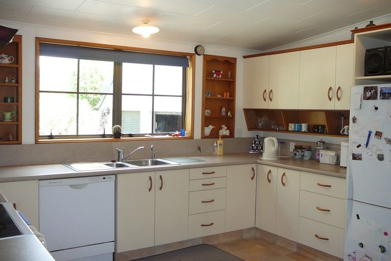 Photo of property in 16 Young Lane, Clyde, Alexandra, 9391