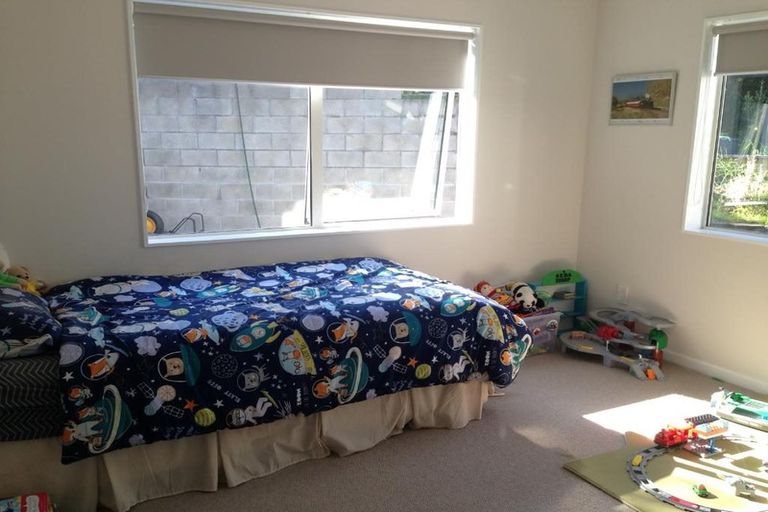 Photo of property in 28 Cosgrove Rise, Riverstone Terraces, Upper Hutt, 5018