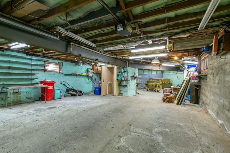 Photo of property in 103 Churchill Drive, Crofton Downs, Wellington, 6035