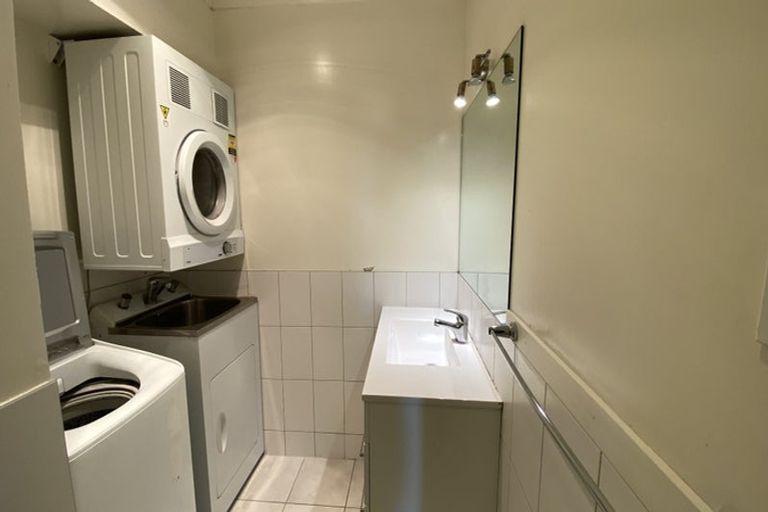 Photo of property in 8b Schnapper Rock Road, Schnapper Rock, Auckland, 0632