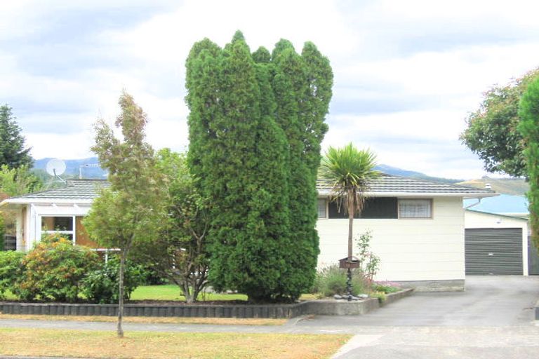 Photo of property in 70 California Drive, Totara Park, Upper Hutt, 5018