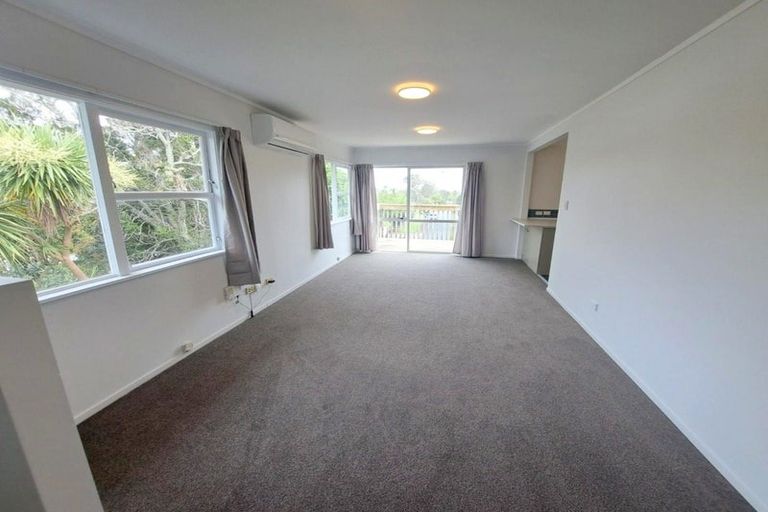 Photo of property in 100 Barrys Road, Glendene, Auckland, 0602