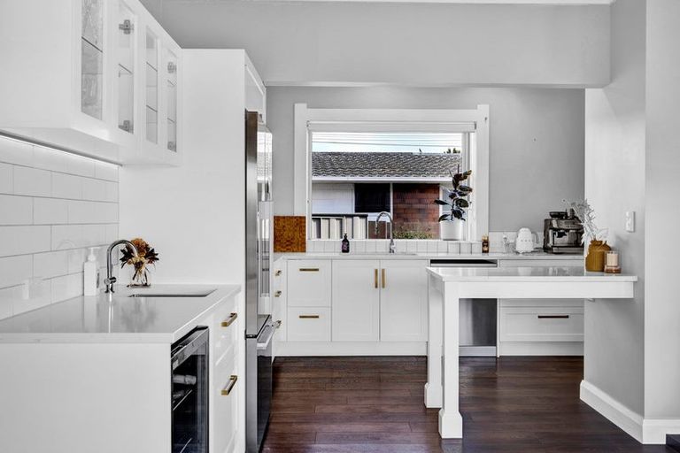 Photo of property in 45 Wilson Street, Hawera, 4610