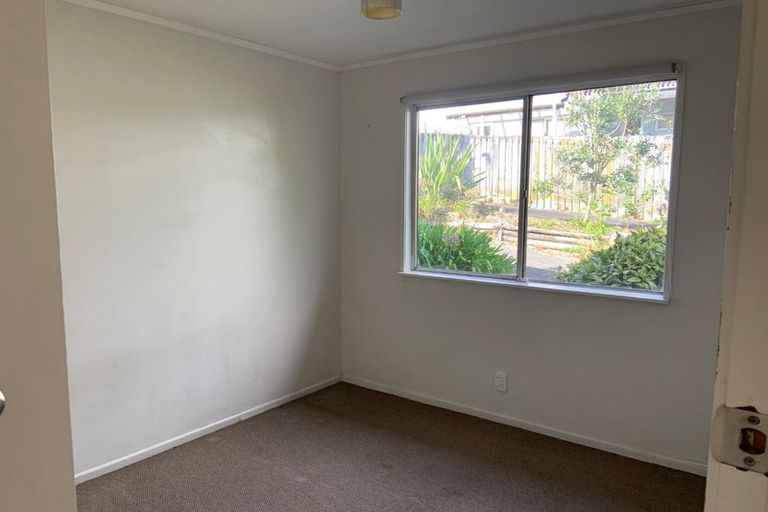Photo of property in 2/26 Ludlow Terrace, Totara Vale, Auckland, 0627