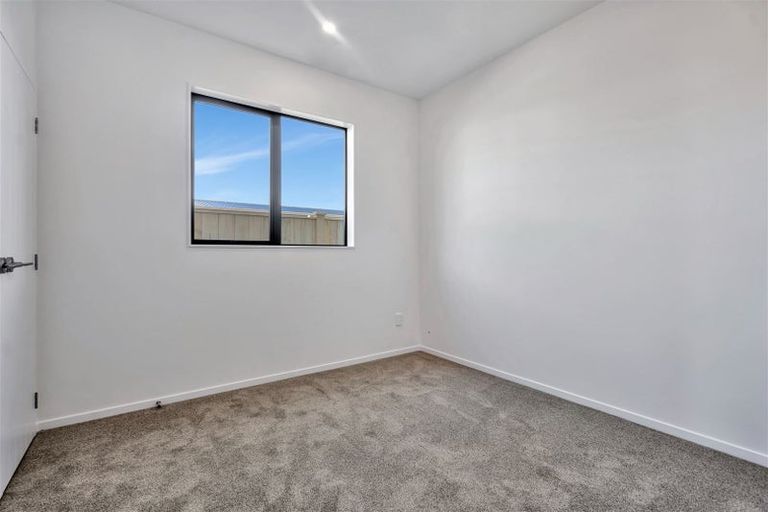 Photo of property in 12 Woven Place, Karaka, Papakura, 2113