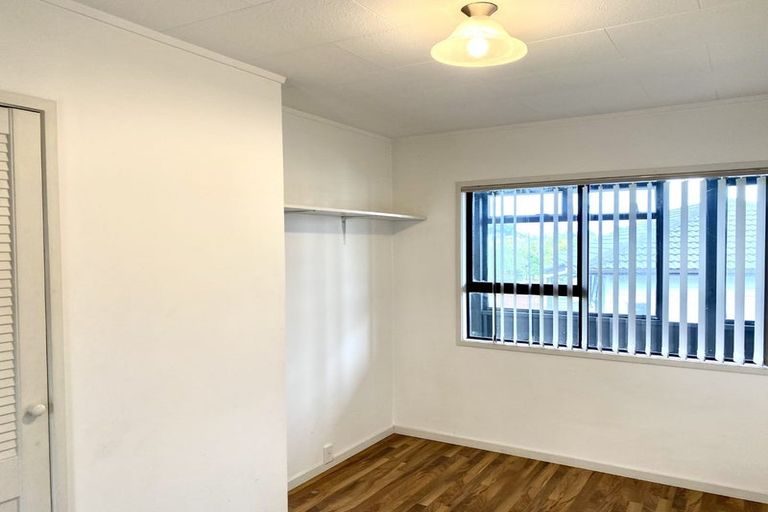 Photo of property in 73 Santiago Crescent, Unsworth Heights, Auckland, 0632