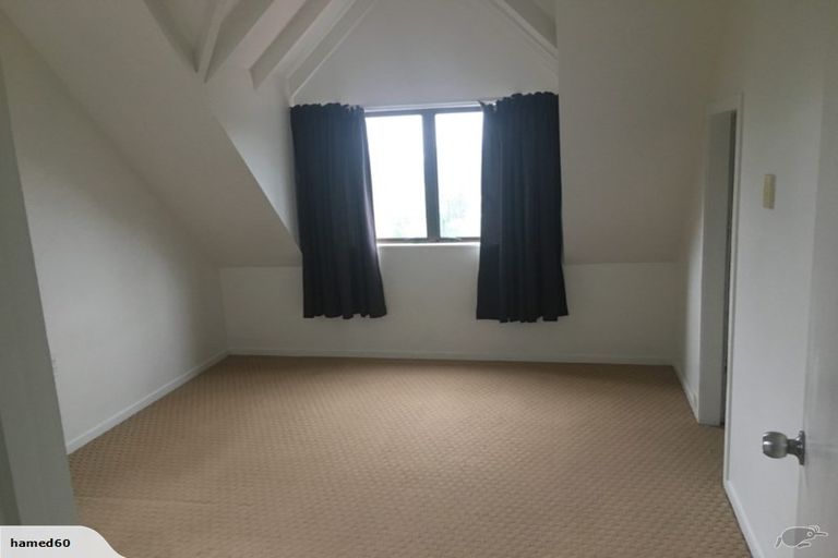 Photo of property in 8 Claret Place, Henderson, Auckland, 0612