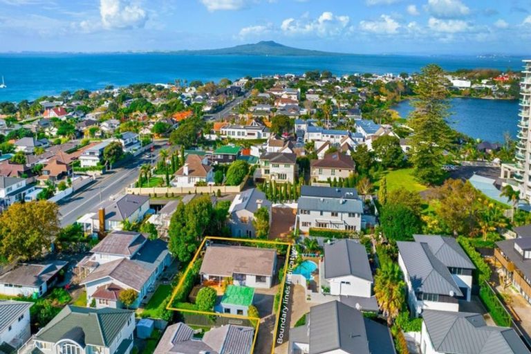 Photo of property in 1/4 Sylvan Park Avenue, Milford, Auckland, 0620