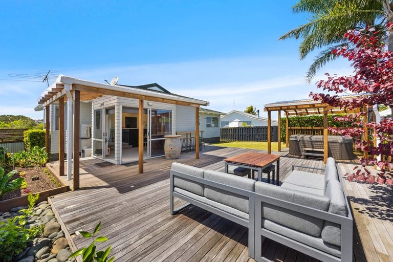 Photo of property in 5 Harford Place, Pakuranga Heights, Auckland, 2010