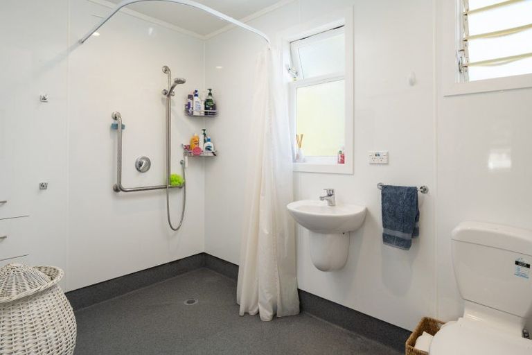 Photo of property in 76 Hampden Street, Picton, 7220