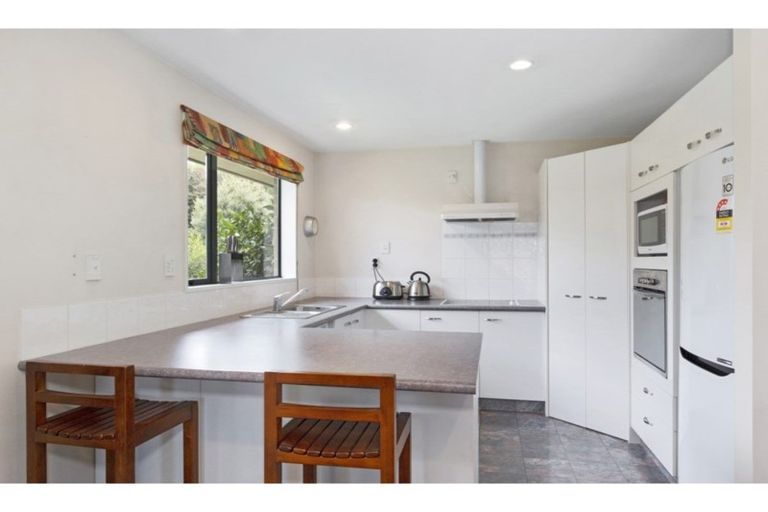 Photo of property in 12 Showgate Avenue, Sockburn, Christchurch, 8042