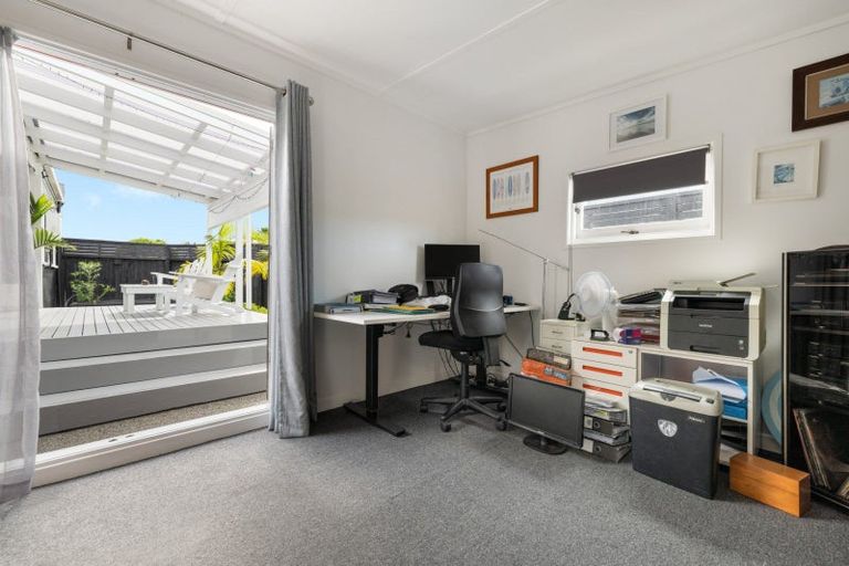 Photo of property in 35 Ngatai Road, Otumoetai, Tauranga, 3110