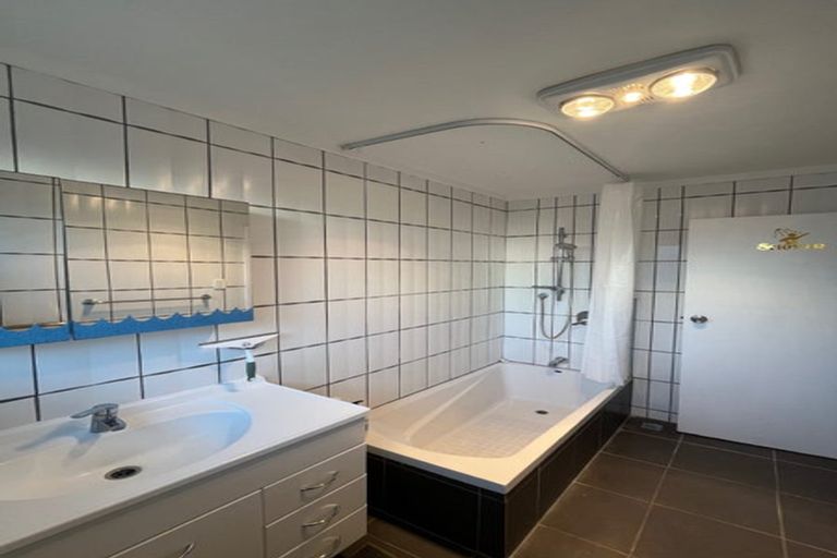 Photo of property in 74 Peacockes Road, Fitzroy, Hamilton, 3206