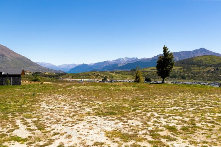 Photo of property in 16 Double Cone Road, Jacks Point, Queenstown, 9371