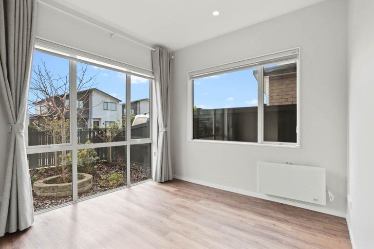 Photo of property in 28 Gecko Road, Hobsonville, Auckland, 0616