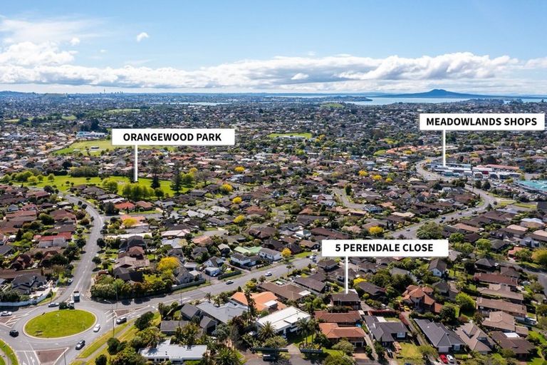 Photo of property in 2/5 Perendale Close, Somerville, Auckland, 2014