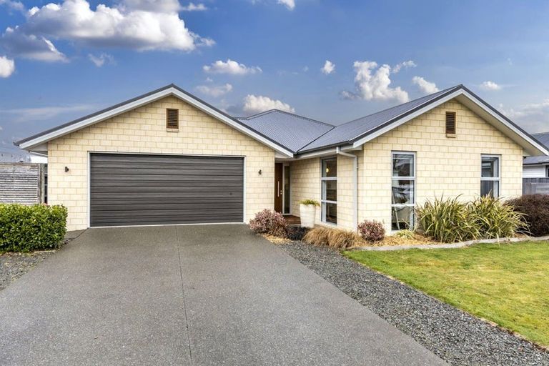 Photo of property in 6 Peter Place, Rangiora, 7400