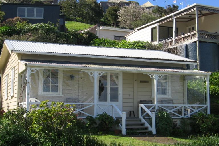 Photo of property in 37 Wellington Street, Russell, 0202