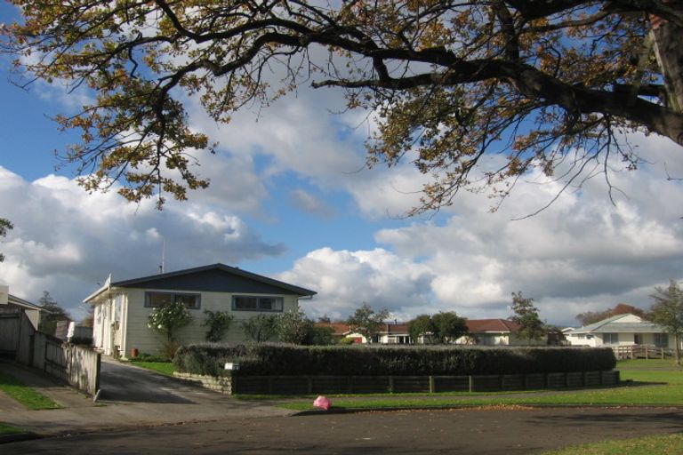 Property details for 1 Hobbs Place, Westbrook, Palmerston North, 4412