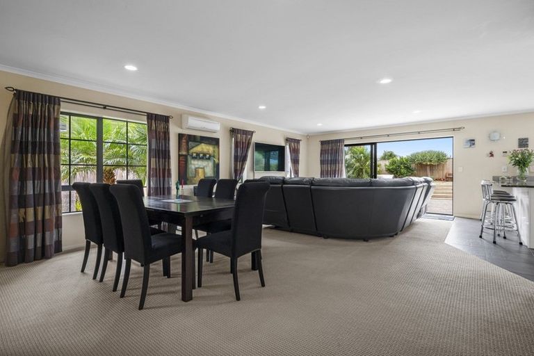 Photo of property in 21 Pine Harbour Parade, Beachlands, Auckland, 2018