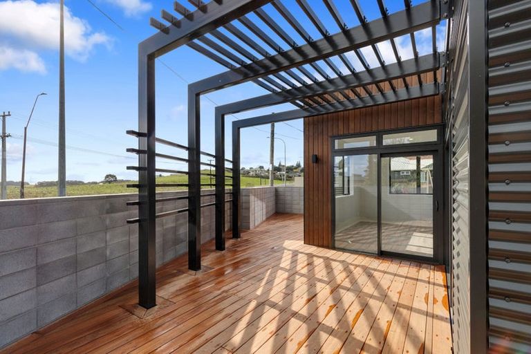 Photo of property in 53 Pohutukawa Place, Bell Block, New Plymouth, 4312