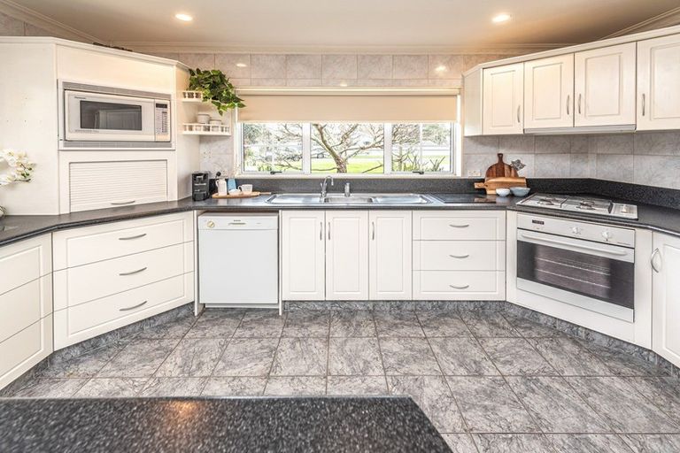 Photo of property in 17 Delhi Avenue, Aramoho, Whanganui, 4500