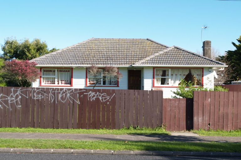 Photo of property in 45 Raglan Street, Mangere East, Auckland, 2024