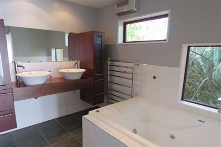 Photo of property in 86 Milns Road, Halswell, Christchurch, 8025