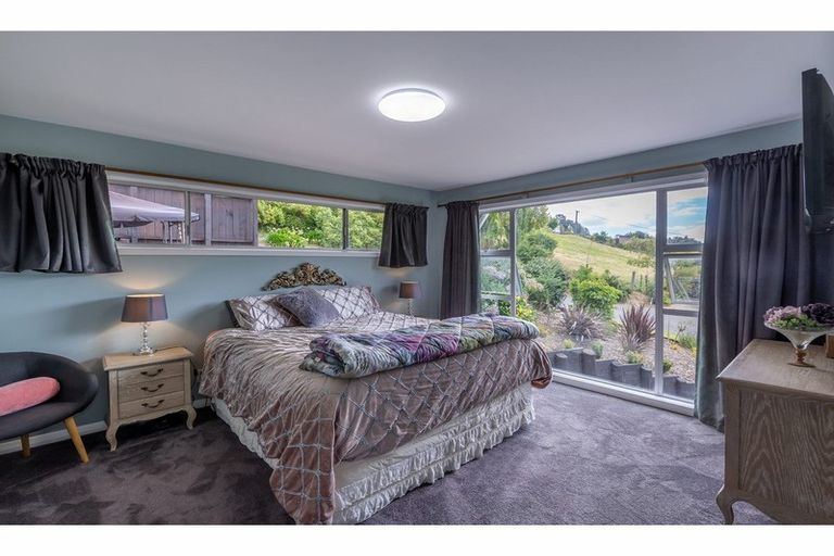 Photo of property in 7 Dalefield Drive, Cashmere, Christchurch, 8022