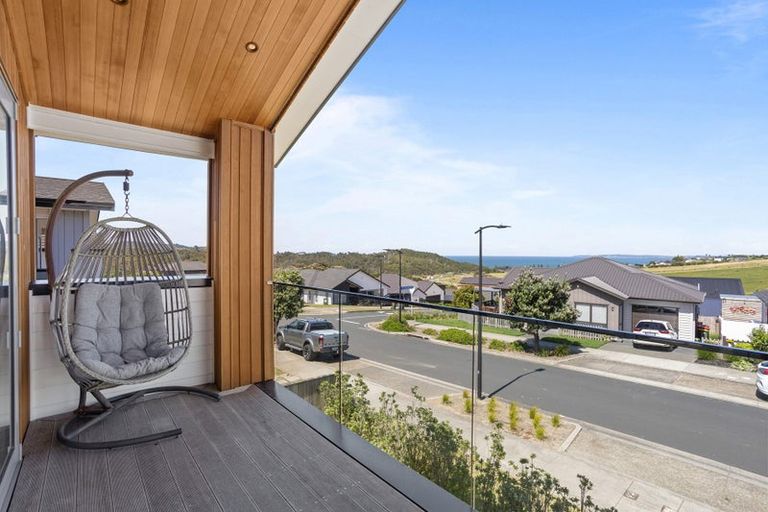 Photo of property in 11 Pacific Heights Road, Orewa, 0931