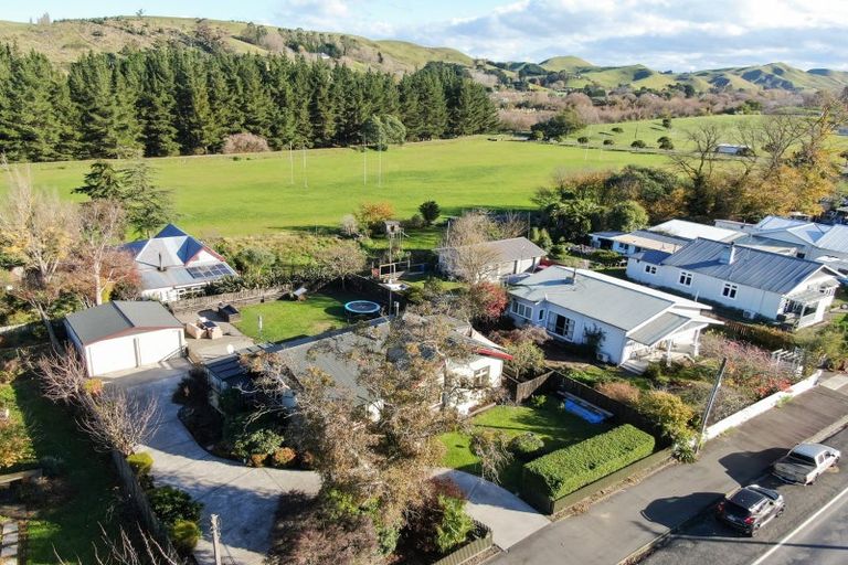 Photo of property in 15a Ruataniwha Street, Waipawa, 4210