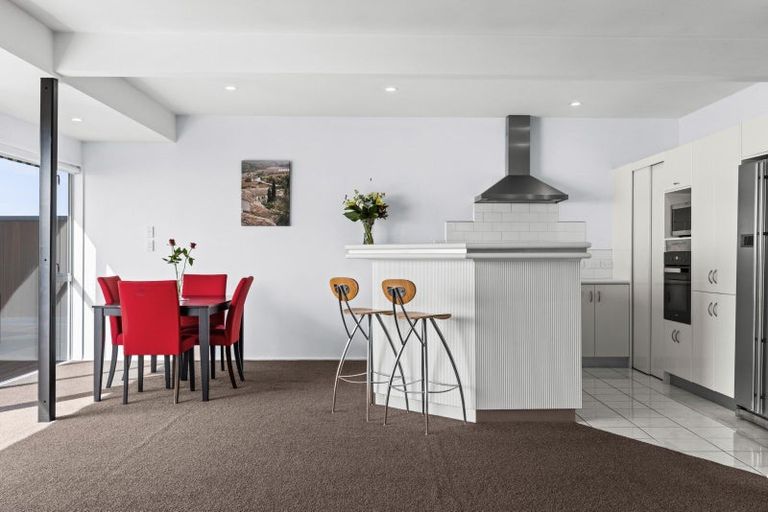 Photo of property in 132 Priestley Terrace, Bluff Hill, Napier, 4110