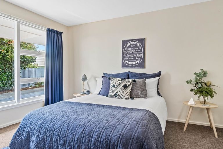 Photo of property in 35 Palmers Road, New Brighton, Christchurch, 8083