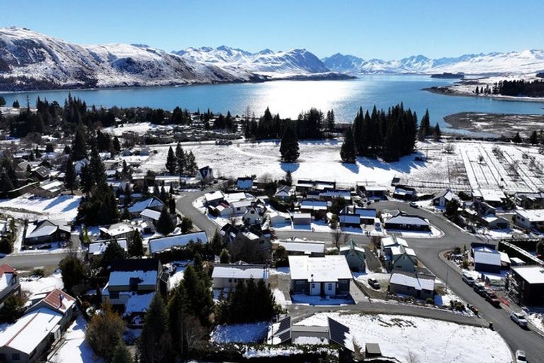 Photo of property in 12 O'neill Place, Lake Tekapo, 7999