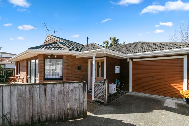 Photo of property in 24a Trafalgar Street, Waiwhetu, Lower Hutt, 5010