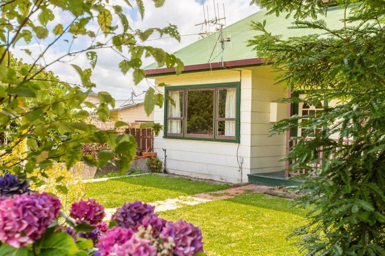 Photo of property in 73 Mclean Street, Woodville, 4920