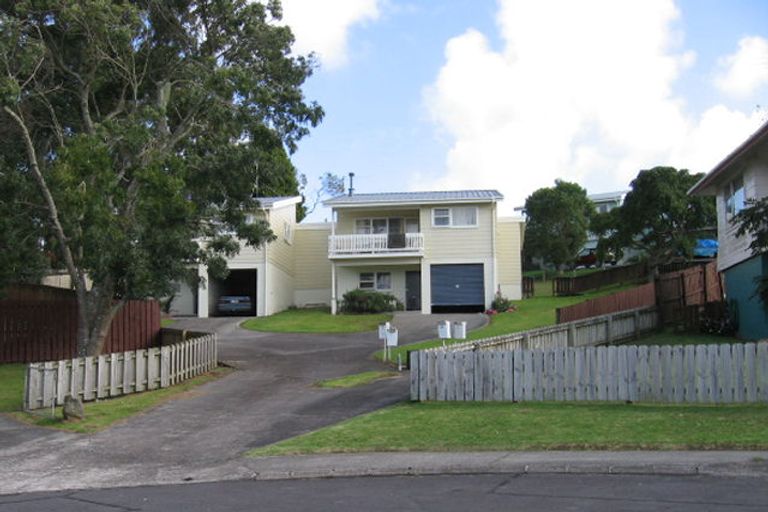 Photo of property in 22 Reverie Place, Massey, Auckland, 0614