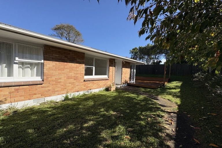 Photo of property in 2/18 Nikau Street, New Lynn, Auckland, 0600