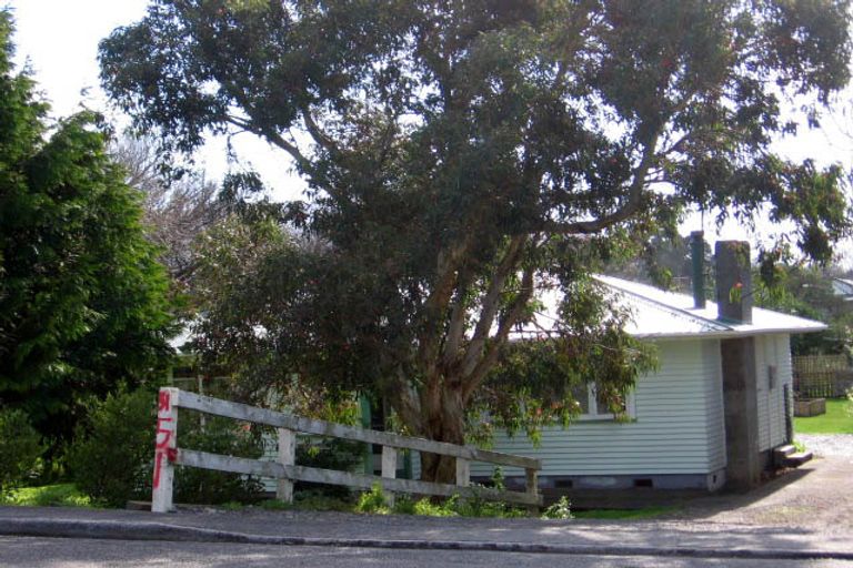 Photo of property in 51 Brandon Street, Featherston, 5710